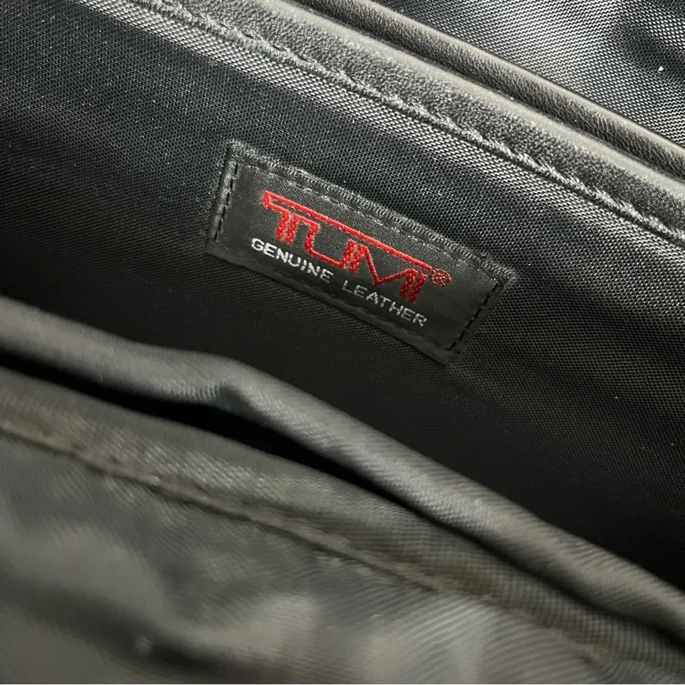 TUMI Black Leather Bag Laptop Multi Pockets Zippers Top Handles Shoulder Strap